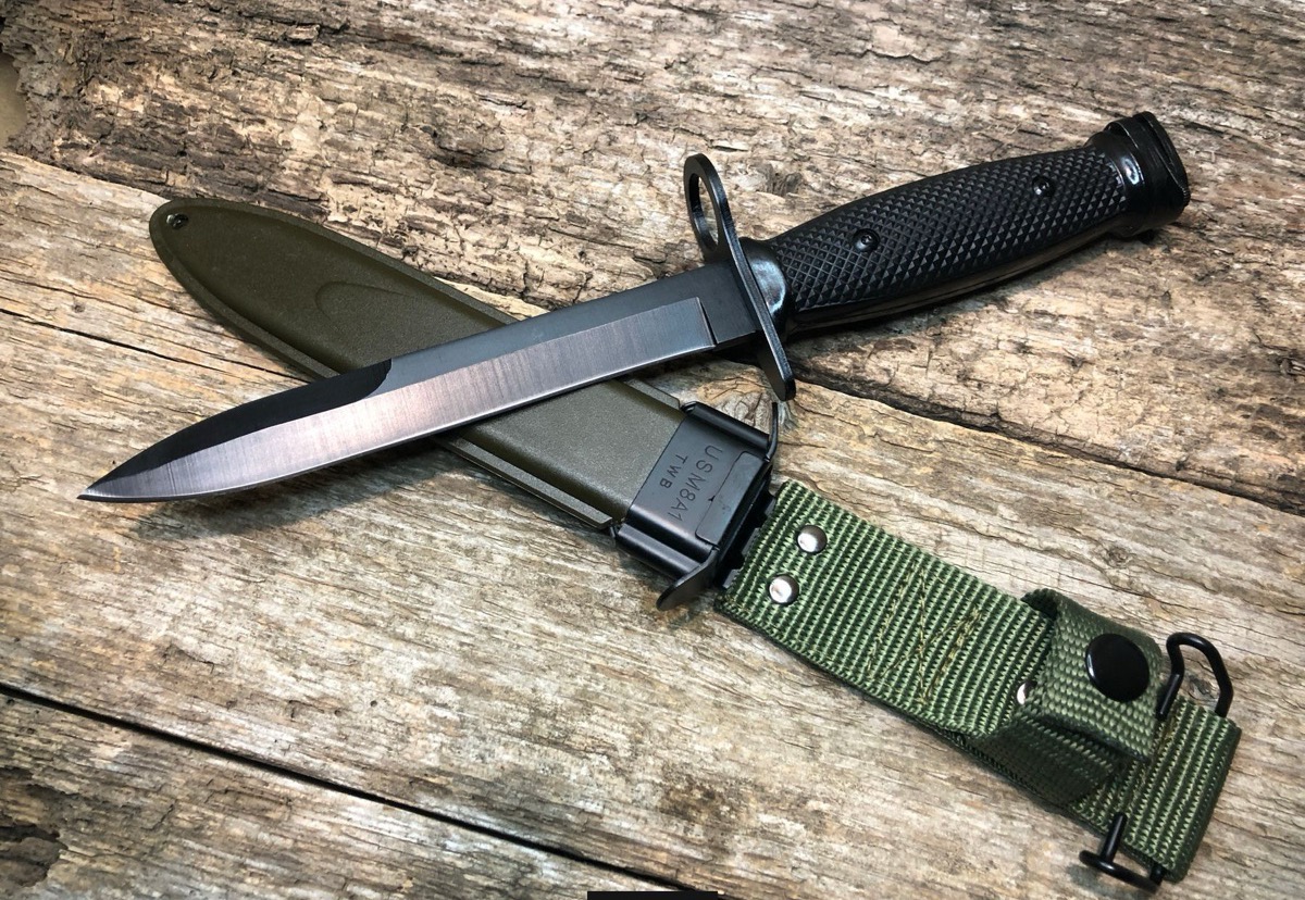 Штик ніж M7 до гвинтівки M16