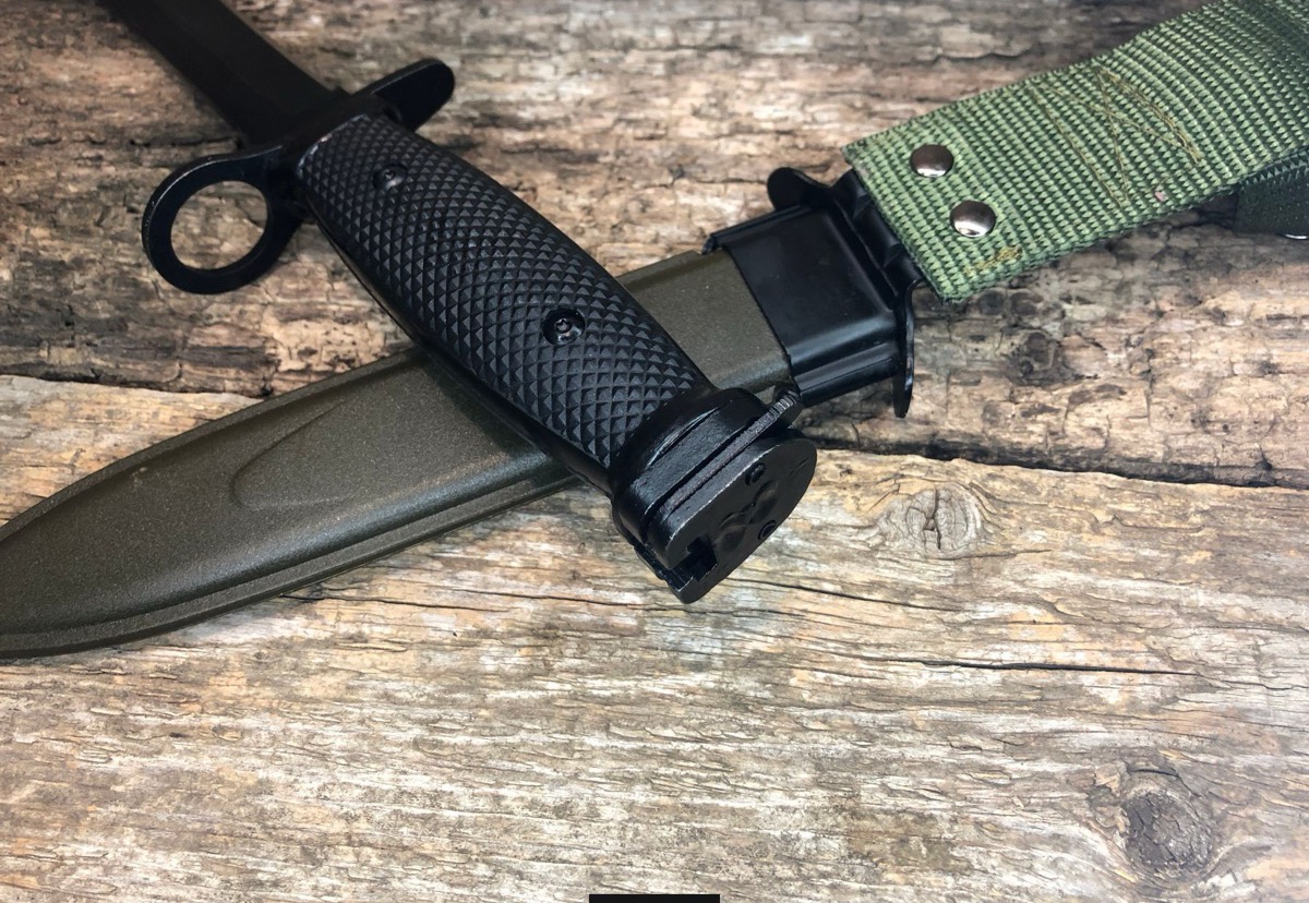 Штик ніж M7 до гвинтівки M16